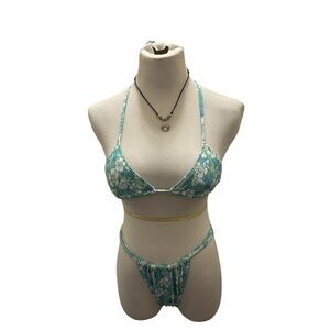 Knight swimwear Harley bikini top and clover bottoms in pattern summer blooms